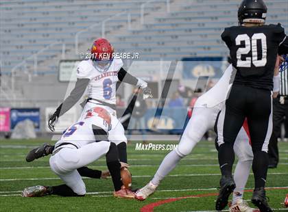 Thumbnail 2 in Jeannette vs. Homer-Center (PIAA Class A Final) photogallery.