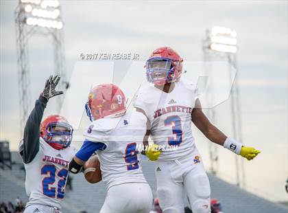 Thumbnail 1 in Jeannette vs. Homer-Center (PIAA Class A Final) photogallery.
