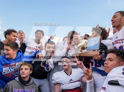 Thumbnail 3 in Jeannette vs. Homer-Center (PIAA Class A Final) photogallery.