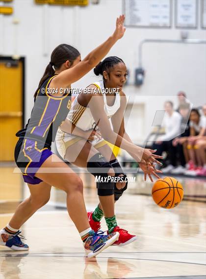 Thumbnail 1 in Arapahoe vs Boulder photogallery.