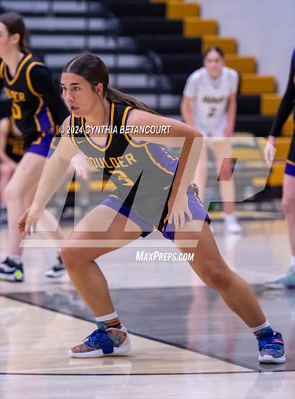 Thumbnail 2 in Arapahoe vs Boulder photogallery.