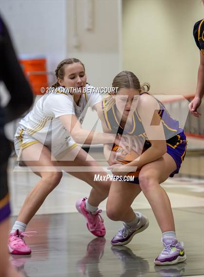Thumbnail 3 in Arapahoe vs Boulder photogallery.