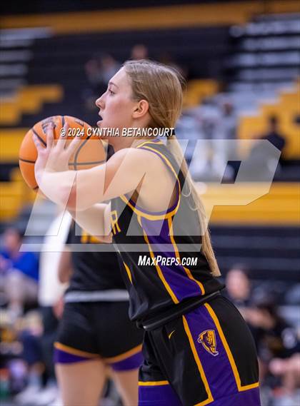 Thumbnail 3 in Arapahoe vs Boulder photogallery.