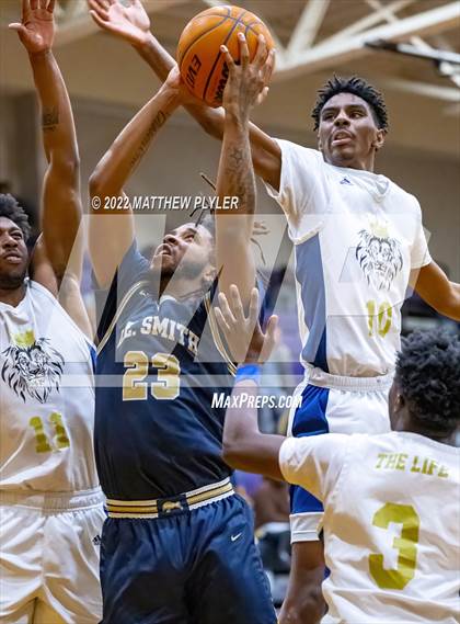 Thumbnail 2 in New Life Christian Academy vs. E.E. Smith (Cumberland County Holiday Classic) photogallery.