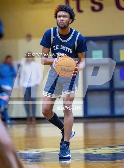 Thumbnail 3 in New Life Christian Academy vs. E.E. Smith (Cumberland County Holiday Classic) photogallery.