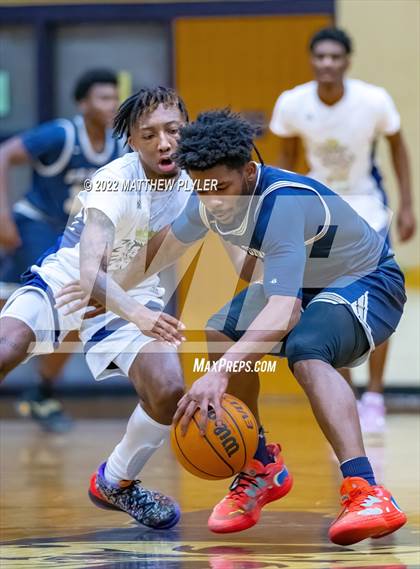 Thumbnail 3 in New Life Christian Academy vs. E.E. Smith (Cumberland County Holiday Classic) photogallery.