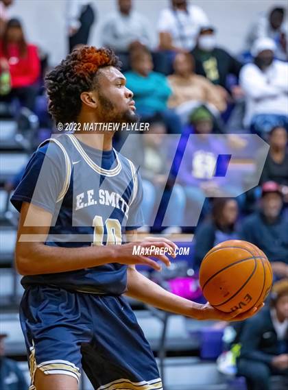 Thumbnail 2 in New Life Christian Academy vs. E.E. Smith (Cumberland County Holiday Classic) photogallery.