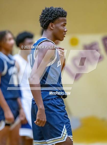 Thumbnail 3 in New Life Christian Academy vs. E.E. Smith (Cumberland County Holiday Classic) photogallery.