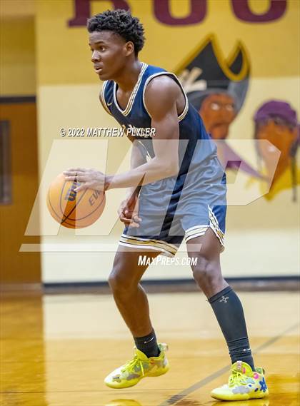 Thumbnail 2 in New Life Christian Academy vs. E.E. Smith (Cumberland County Holiday Classic) photogallery.