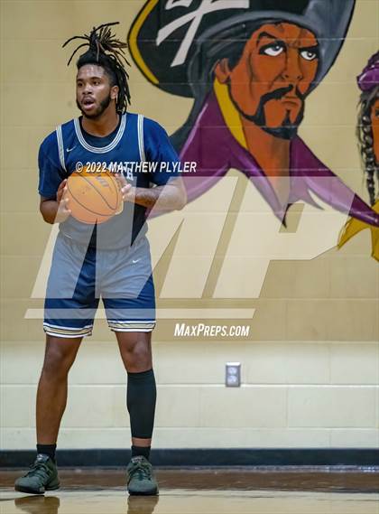 Thumbnail 3 in New Life Christian Academy vs. E.E. Smith (Cumberland County Holiday Classic) photogallery.