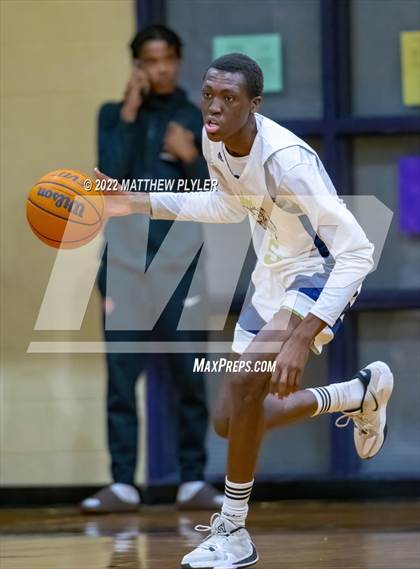 Thumbnail 3 in New Life Christian Academy vs. E.E. Smith (Cumberland County Holiday Classic) photogallery.