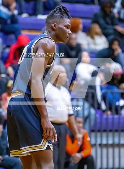 Thumbnail 2 in New Life Christian Academy vs. E.E. Smith (Cumberland County Holiday Classic) photogallery.
