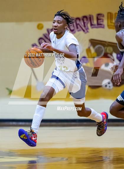 Thumbnail 3 in New Life Christian Academy vs. E.E. Smith (Cumberland County Holiday Classic) photogallery.