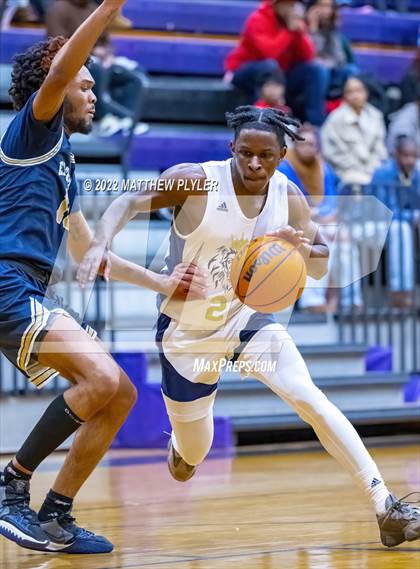 Thumbnail 2 in New Life Christian Academy vs. E.E. Smith (Cumberland County Holiday Classic) photogallery.