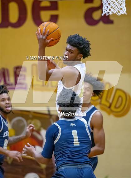Thumbnail 1 in New Life Christian Academy vs. E.E. Smith (Cumberland County Holiday Classic) photogallery.