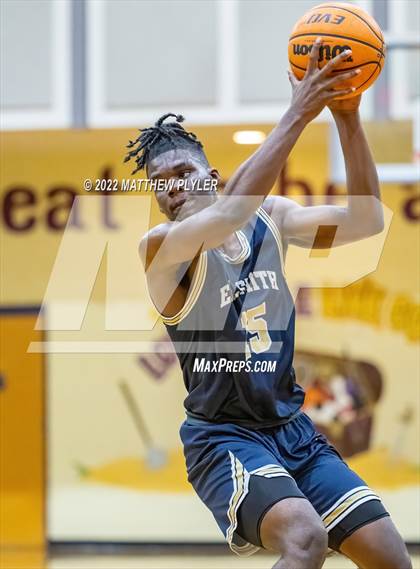 Thumbnail 3 in New Life Christian Academy vs. E.E. Smith (Cumberland County Holiday Classic) photogallery.