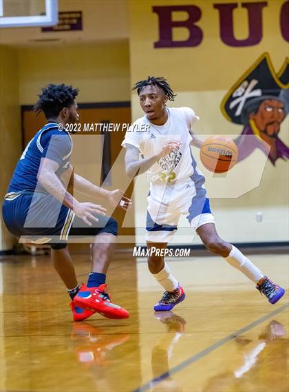 Thumbnail 3 in New Life Christian Academy vs. E.E. Smith (Cumberland County Holiday Classic) photogallery.