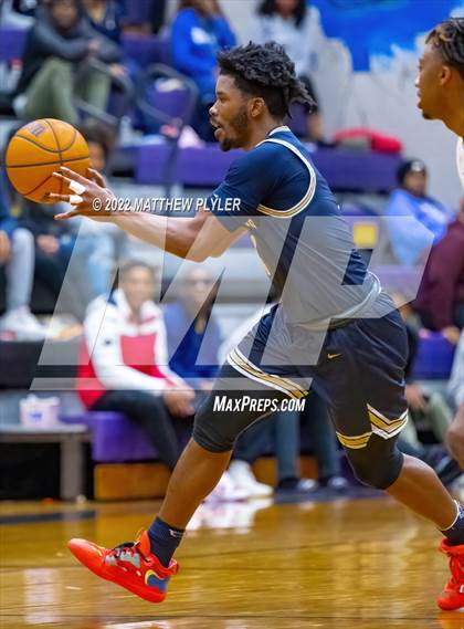 Thumbnail 1 in New Life Christian Academy vs. E.E. Smith (Cumberland County Holiday Classic) photogallery.