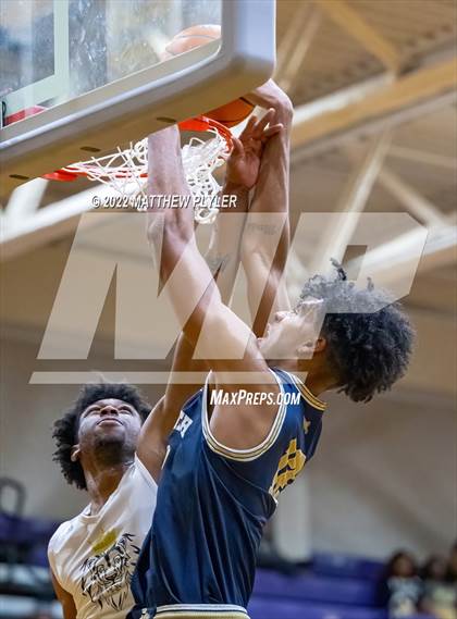 Thumbnail 2 in New Life Christian Academy vs. E.E. Smith (Cumberland County Holiday Classic) photogallery.