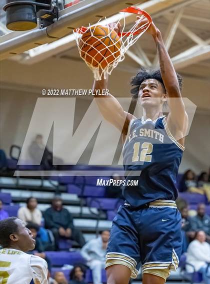 Thumbnail 3 in New Life Christian Academy vs. E.E. Smith (Cumberland County Holiday Classic) photogallery.
