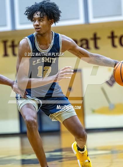 Thumbnail 3 in New Life Christian Academy vs. E.E. Smith (Cumberland County Holiday Classic) photogallery.