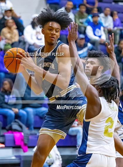 Thumbnail 3 in New Life Christian Academy vs. E.E. Smith (Cumberland County Holiday Classic) photogallery.