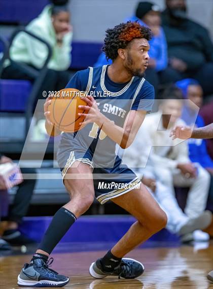 Thumbnail 3 in New Life Christian Academy vs. E.E. Smith (Cumberland County Holiday Classic) photogallery.