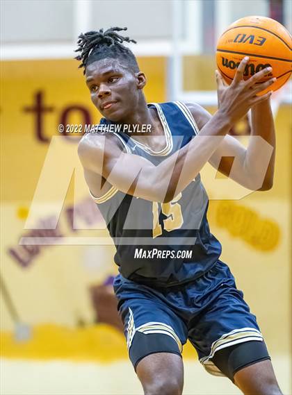 Thumbnail 1 in New Life Christian Academy vs. E.E. Smith (Cumberland County Holiday Classic) photogallery.