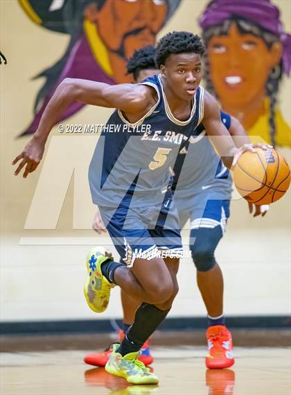 Thumbnail 3 in New Life Christian Academy vs. E.E. Smith (Cumberland County Holiday Classic) photogallery.