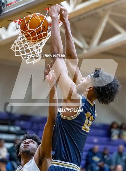 Thumbnail 2 in New Life Christian Academy vs. E.E. Smith (Cumberland County Holiday Classic) photogallery.