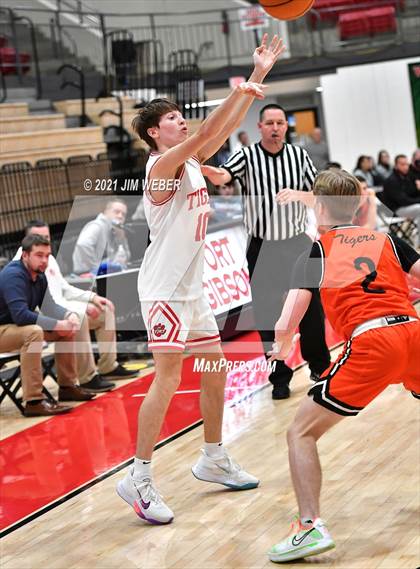 Thumbnail 3 in Coweta @ Fort Gibson photogallery.