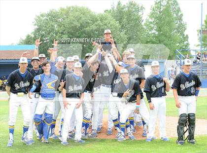 Thumbnail 3 in St. Charles Catholic @ Sacred Heart (LHSAA 2A Regional Playoff) photogallery.