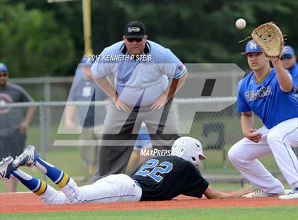 Thumbnail 2 in St. Charles Catholic @ Sacred Heart (LHSAA 2A Regional Playoff) photogallery.