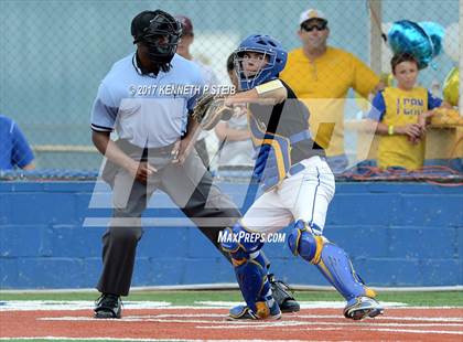 Thumbnail 3 in St. Charles Catholic @ Sacred Heart (LHSAA 2A Regional Playoff) photogallery.