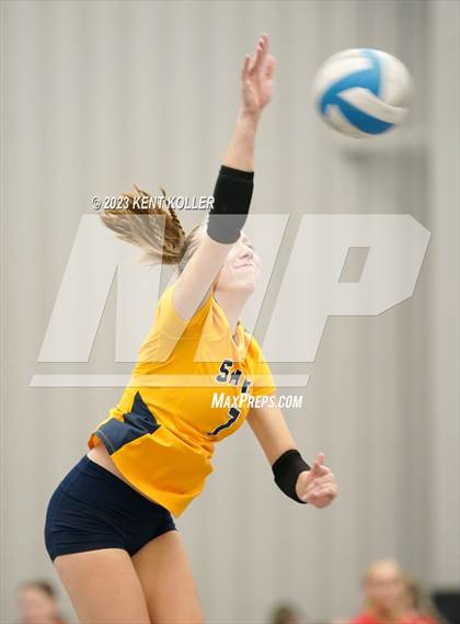 Thumbnail 3 in Saline vs. Rockford (Beast of the East) photogallery.