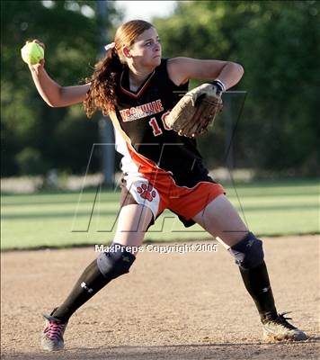 Thumbnail 2 in Tracy vs. Vacaville (D1 Sec. Final)#2 photogallery.