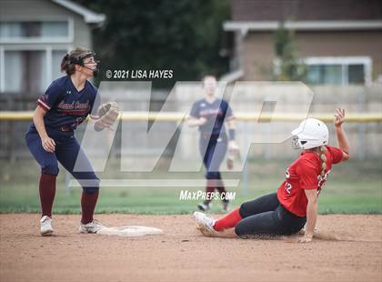 Thumbnail 3 in Elizabeth @ Sand Creek photogallery.