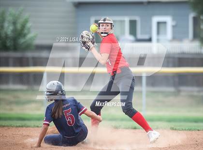 Thumbnail 1 in Elizabeth @ Sand Creek photogallery.