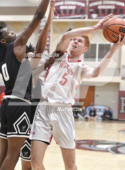 Thumbnail 3 in Mount Si vs. Mayfair (Rancho Mirage Holiday Invitational) photogallery.