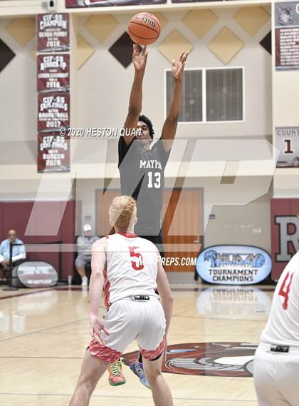 Thumbnail 1 in Mount Si vs. Mayfair (Rancho Mirage Holiday Invitational) photogallery.