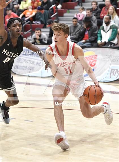 Thumbnail 2 in Mount Si vs. Mayfair (Rancho Mirage Holiday Invitational) photogallery.