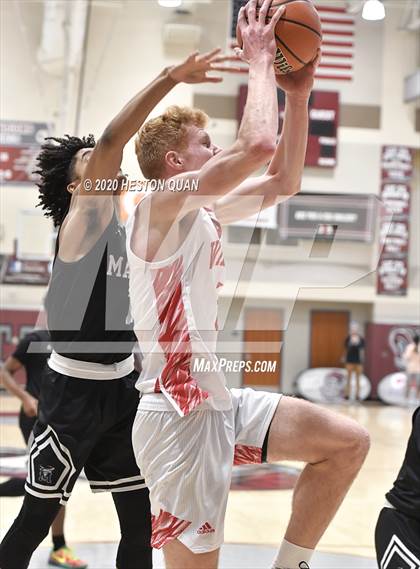 Thumbnail 1 in Mount Si vs. Mayfair (Rancho Mirage Holiday Invitational) photogallery.