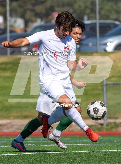 Thumbnail 1 in Smoky Hill vs Denver East photogallery.