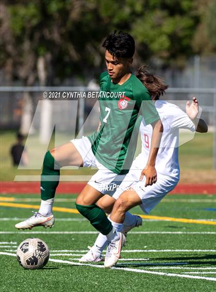 Thumbnail 1 in Smoky Hill vs Denver East photogallery.