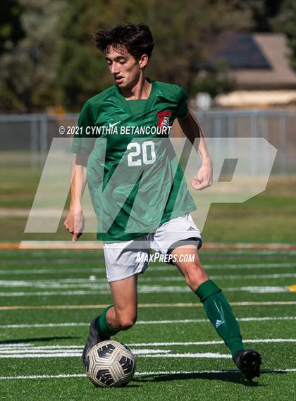 Thumbnail 1 in Smoky Hill vs Denver East photogallery.