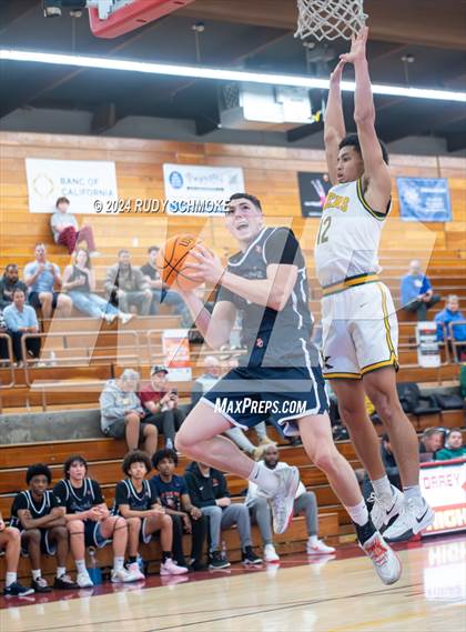 Thumbnail 2 in Eastside Catholic vs. St. Xavier (Torrey Pines Holiday Classic) photogallery.
