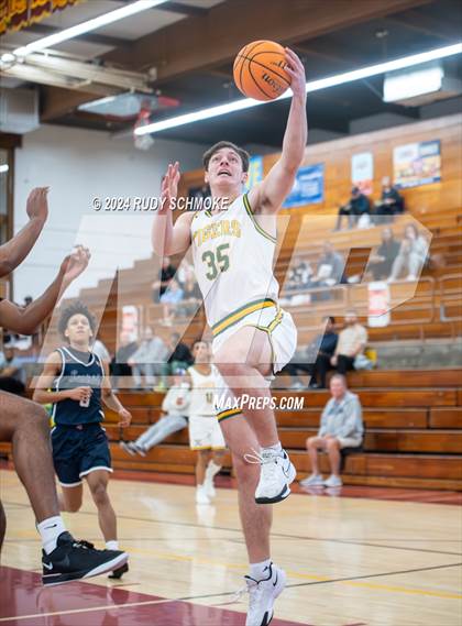 Thumbnail 2 in Eastside Catholic vs. St. Xavier (Torrey Pines Holiday Classic) photogallery.