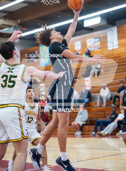 Thumbnail 2 in Eastside Catholic vs. St. Xavier (Torrey Pines Holiday Classic) photogallery.