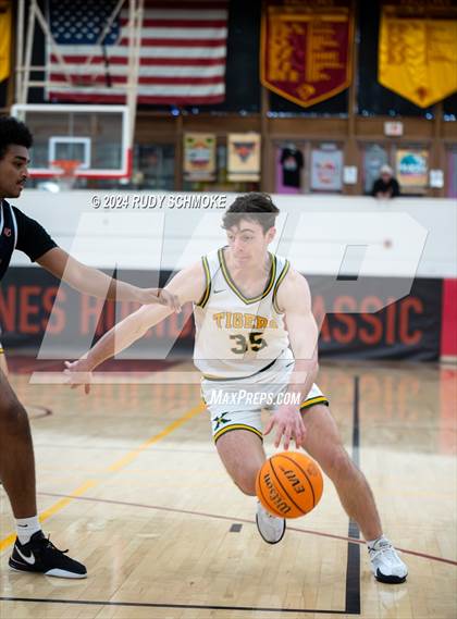 Thumbnail 3 in Eastside Catholic vs. St. Xavier (Torrey Pines Holiday Classic) photogallery.