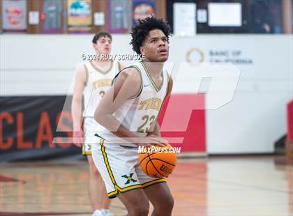 Thumbnail 3 in Eastside Catholic vs. St. Xavier (Torrey Pines Holiday Classic) photogallery.